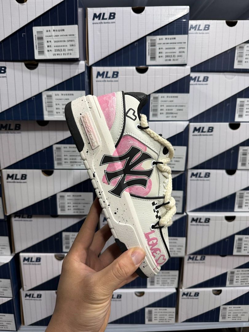 MLB New York Yankees Chunky Liner Pandaprank Graffiti Splatter Unisex Sneakers White Pink Black Platform Shoes 3ASXGV11N DPKB
