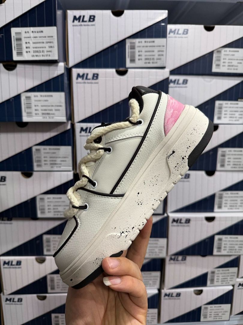 MLB New York Yankees Chunky Liner Pandaprank Graffiti Splatter Unisex Sneakers White Pink Black Platform Shoes 3ASXGV11N DPKB