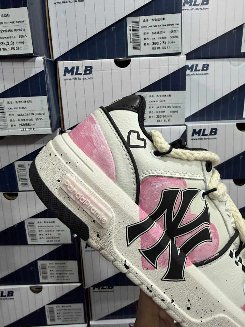MLB New York Yankees Chunky Liner Pandaprank Graffiti Splatter Unisex Sneakers White Pink Black Platform Shoes 3ASXGV11N DPKB