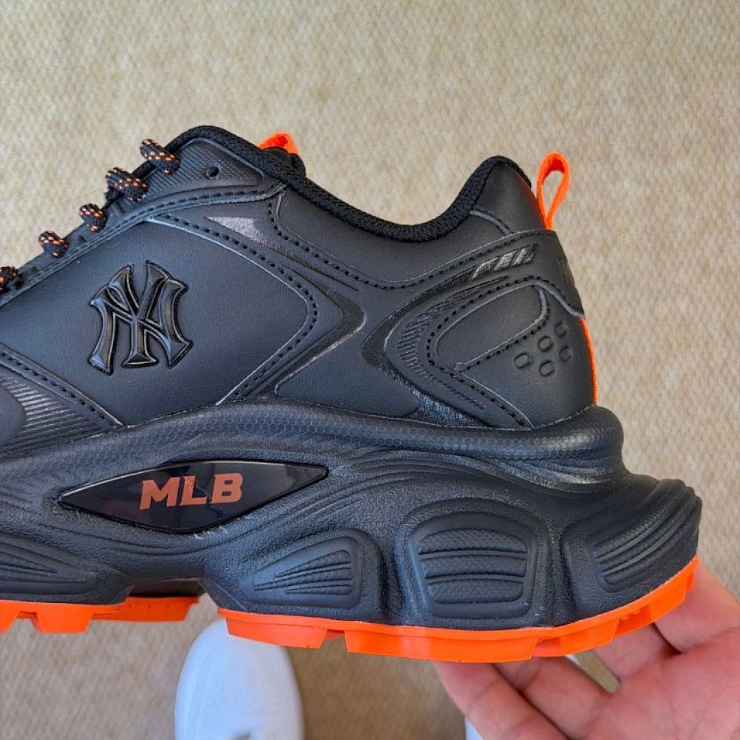 MLB Big Ball Chunky P New York Yankees Black Orange Trainers Sneakers Shoes 3ASXCL01N-50BKS