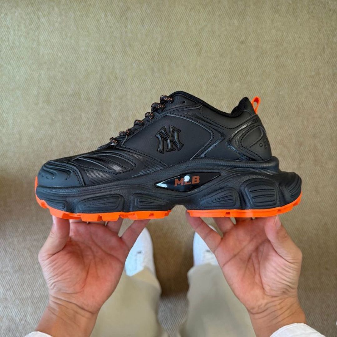 MLB Big Ball Chunky P New York Yankees Black Orange Trainers Sneakers Shoes 3ASXCL01N-50BKS