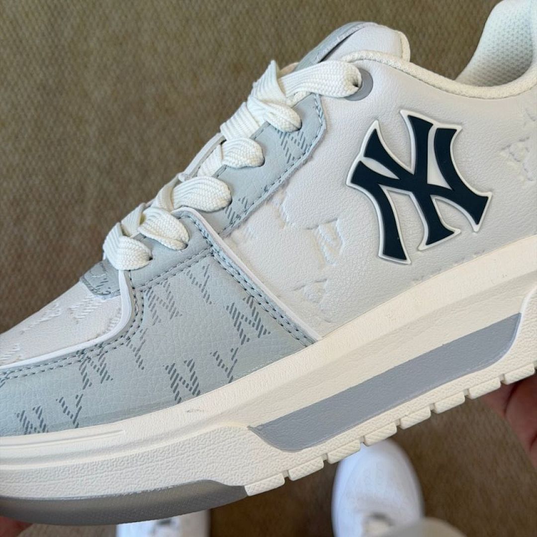 MLB Korea New York Yankees Monogram Chunky Liner Low Sneakers Light Blue 3ASCHL13N-50BLL