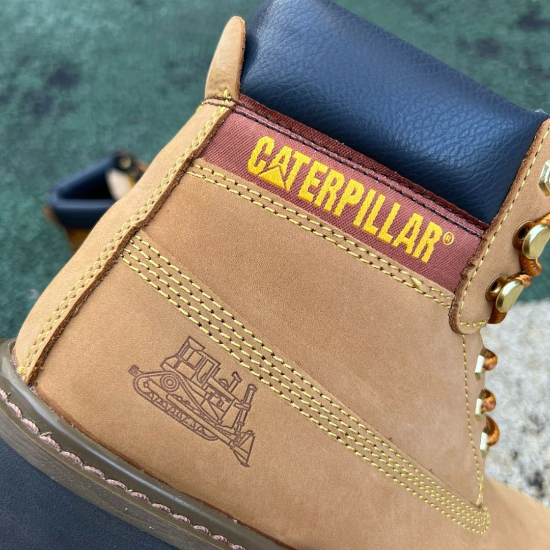 Caterpillar Men's Colorado Classic Work Boots Honey Reset with Bulldozer Logo