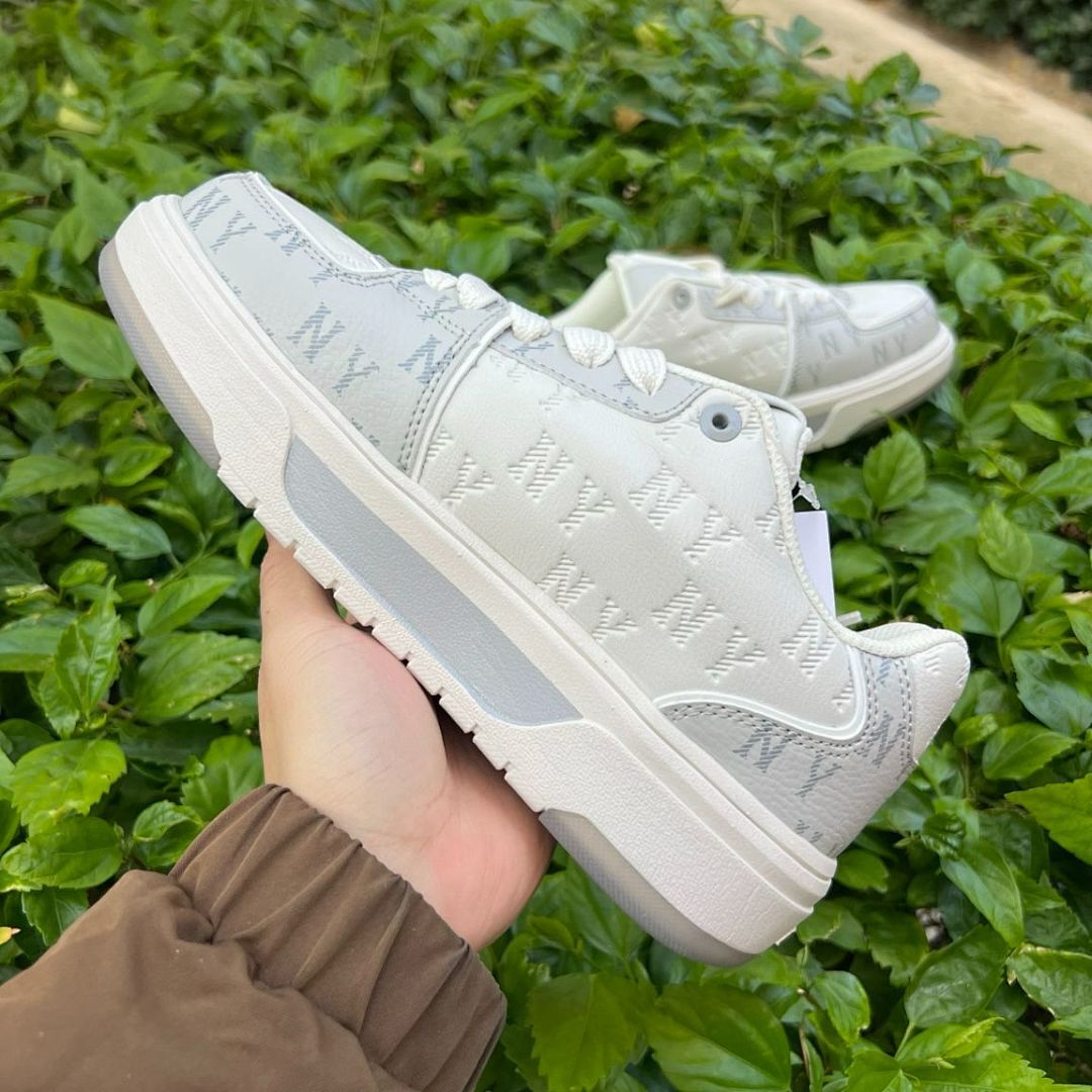 MLB Korea New York Yankees Chunky Liner Low Top Monogram Sneakers White (3ASXCALN5007)