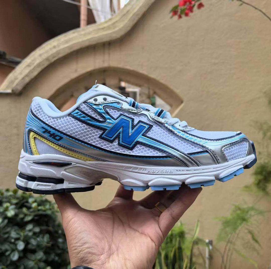 New Balance 740 Y2K Retro Running Shoes White Light Blue Silver Yellow Mens Womens Sneakers Athleisure
New Balance 740 White Light Blue Silver Yellow