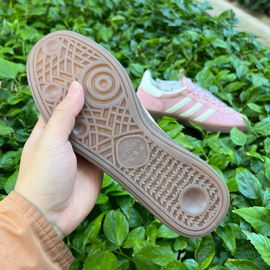 Adidas Handball Spezial IF6561 Women's Clear Pink Suede Cloud White Stripes Gum Sole Retro Sneakers Trainers Shoes