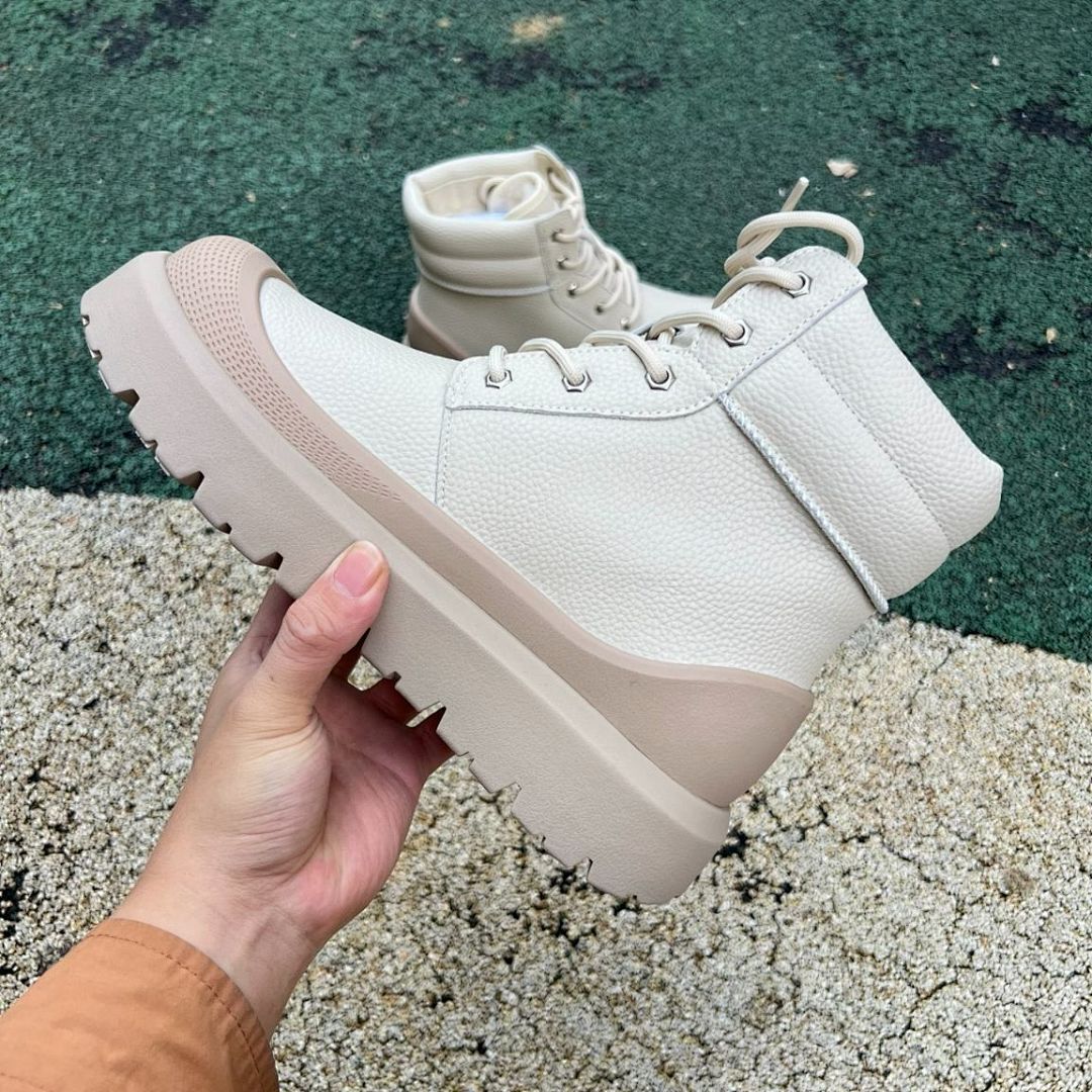 Women's Cream Beige Padded Collar Lace-Up Ankle Boots - Chunky Lug Sole Fashion Boots