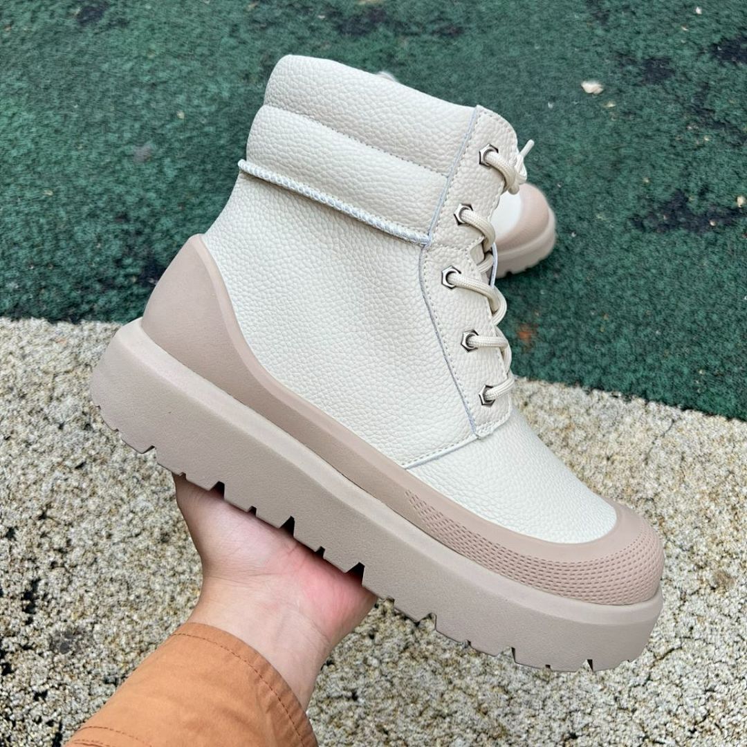 Women's Cream Beige Padded Collar Lace-Up Ankle Boots - Chunky Lug Sole Fashion Boots
