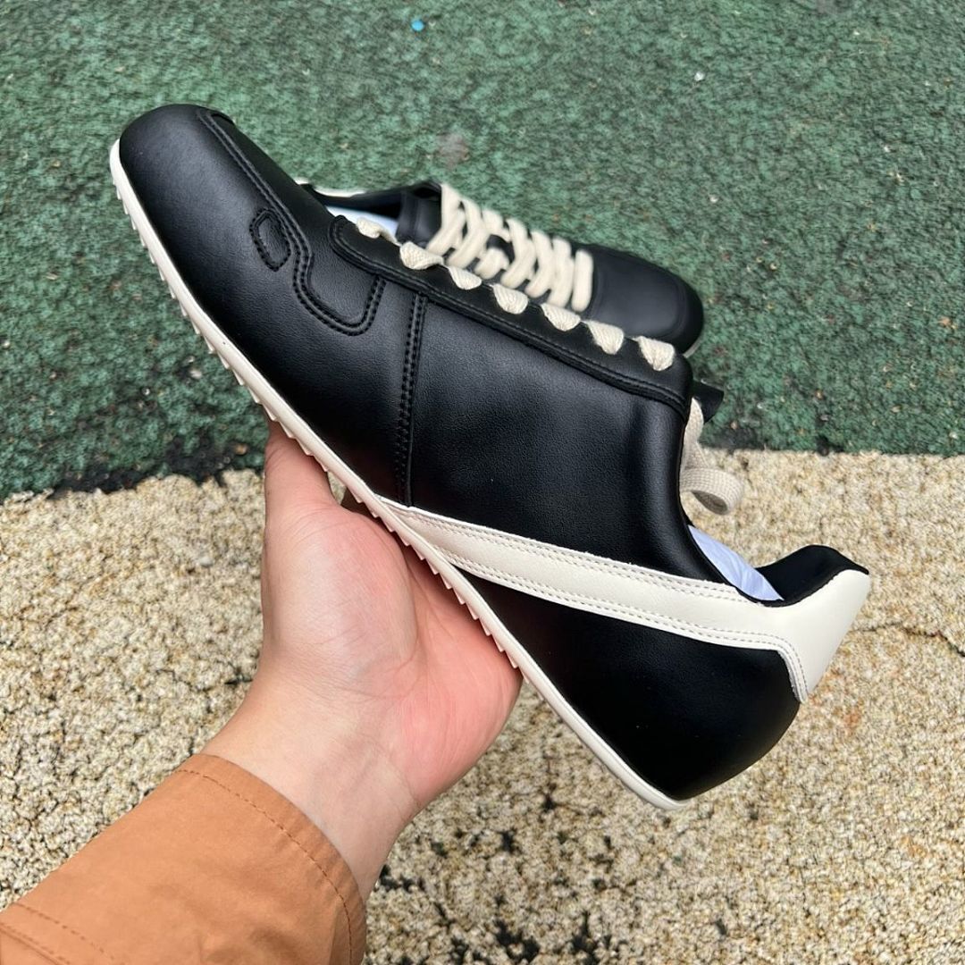Men's Black Leather Low Top Sneakers with Cream Side Stripe & Heel Tab - Off-White Laces & Sole Casual Fashion Trainers