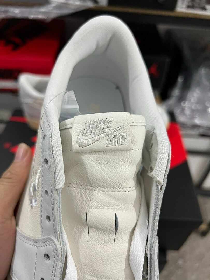 Air Jordan 1 Low SE "Floral Embroidery" White Light Smoke Grey Sail FN8918-100 Women's Sneakers