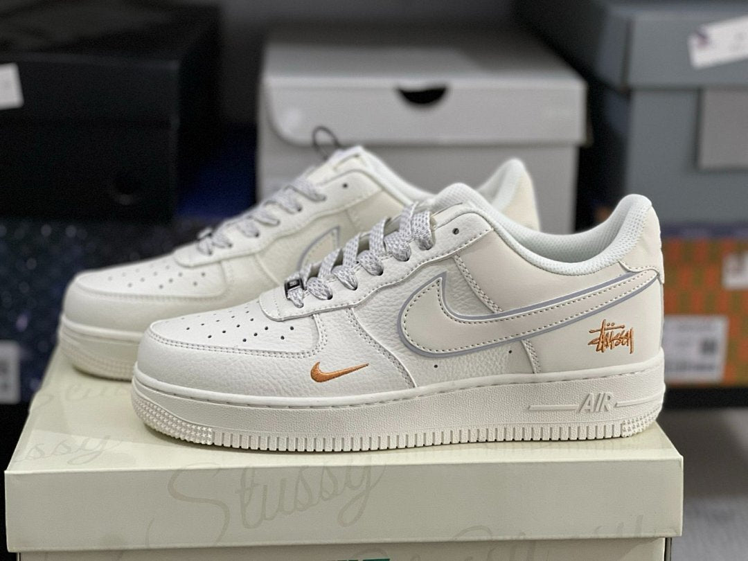 Nike Air Force 1 Low Stüssy Light Bone CZ9084-001 Sneakers Shoes Off-White Cream Metallic Swoosh