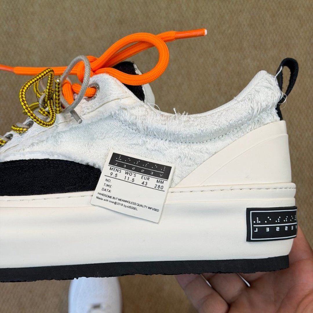 JIERRE Men's Chunky Platform Textured Low-Top Sneakers Black White Orange Laces