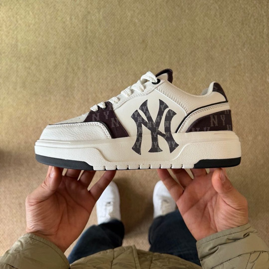 MLB New York Yankees Playball Origin Monogram Chunky Low Sneakers White Dark Brown 3ASXCAA2N-50BGS