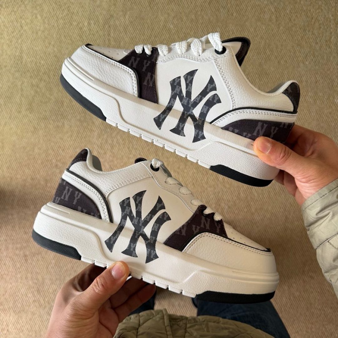 MLB New York Yankees Playball Origin Monogram Chunky Low Sneakers White Dark Brown 3ASXCAA2N-50BGS