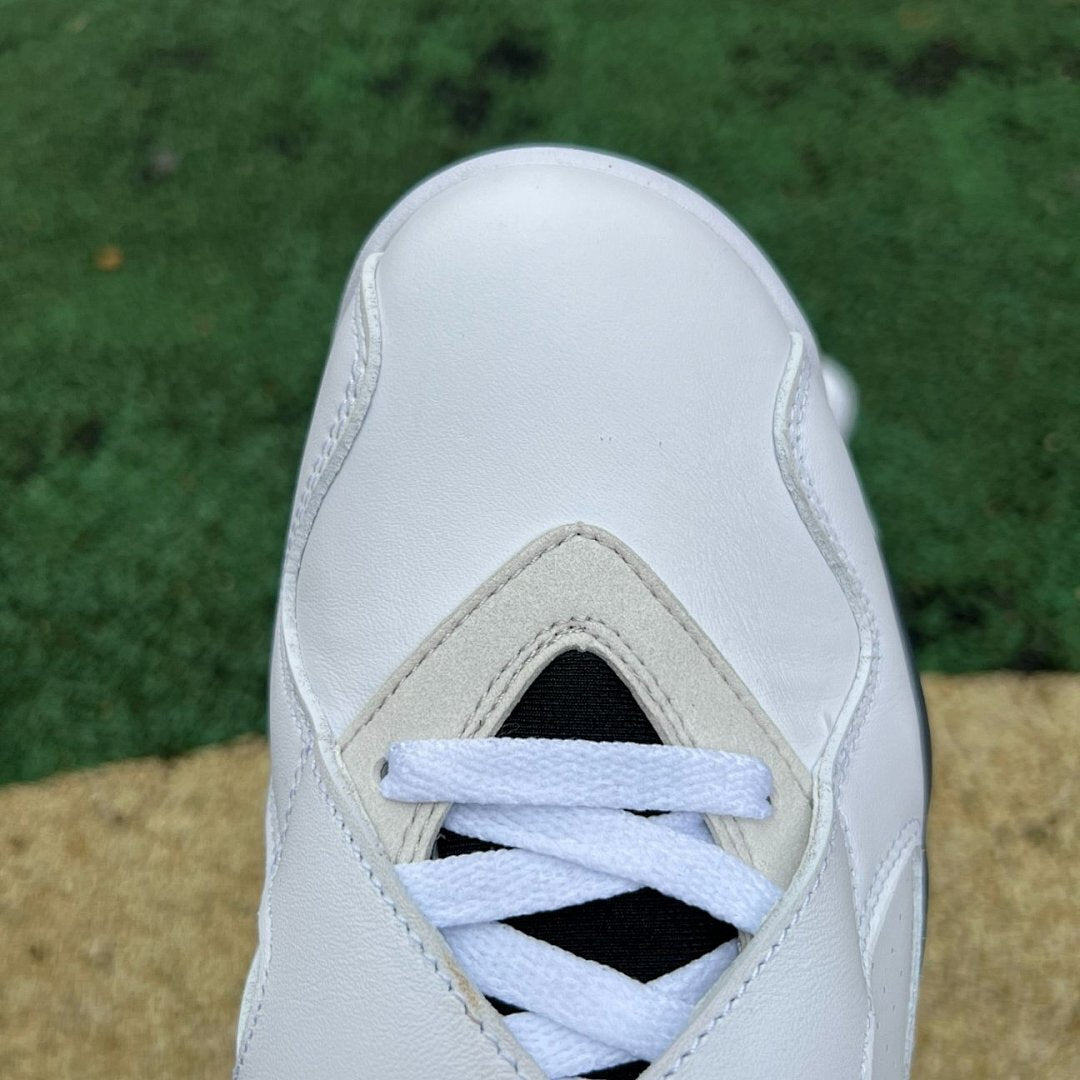 Air Jordan 8 Retro "Bugs Bunny" White True Red Black Men's Sneakers 305381-103