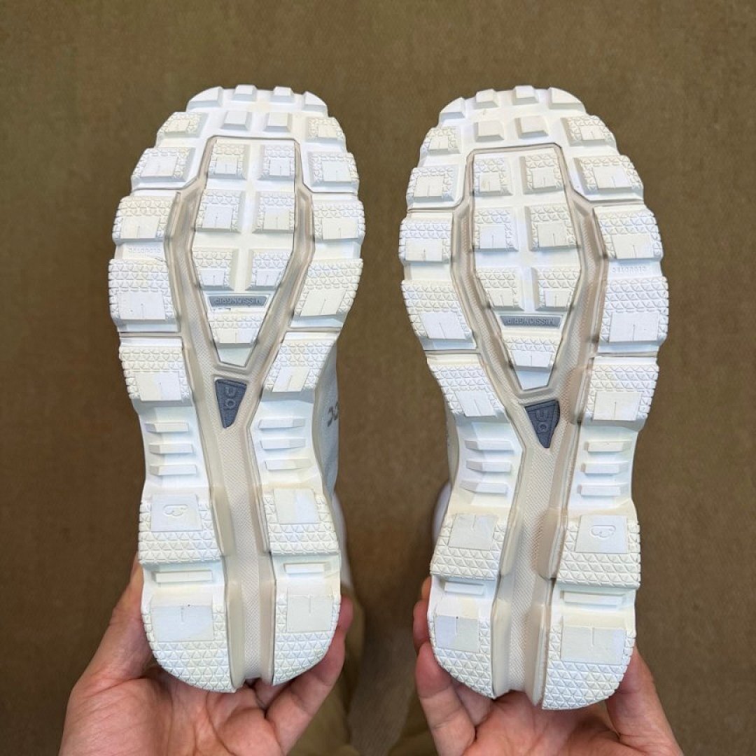 On Running Cloudwander Undyed-White Men's Trail Hiking Shoes Sneakers Outdoor Walking Footwear Code 63.98777