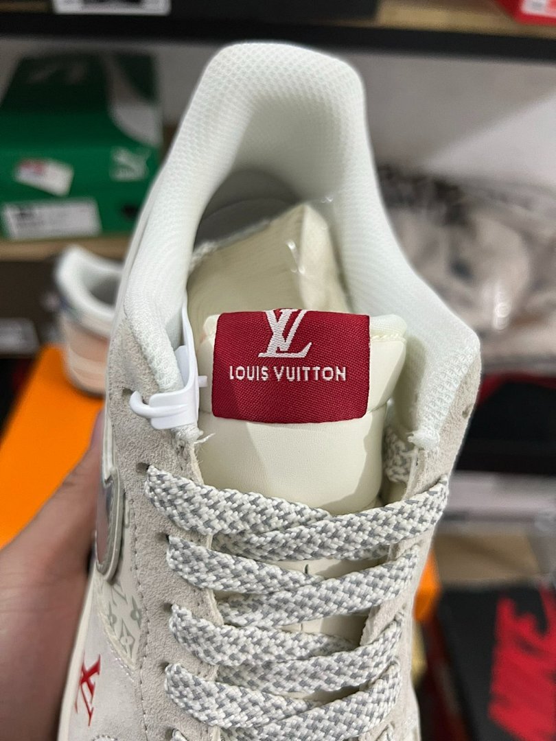YP_221461884