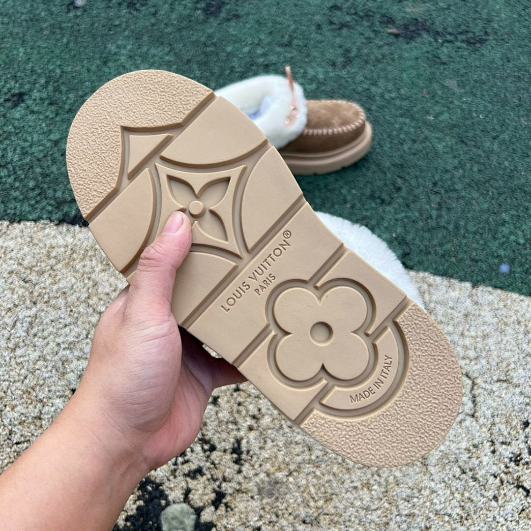 Louis Vuitton Dreamy Flat Mule Women's Camel Suede Monogram Shearling Fur Lined Slip-On Shoes 1A9LRV