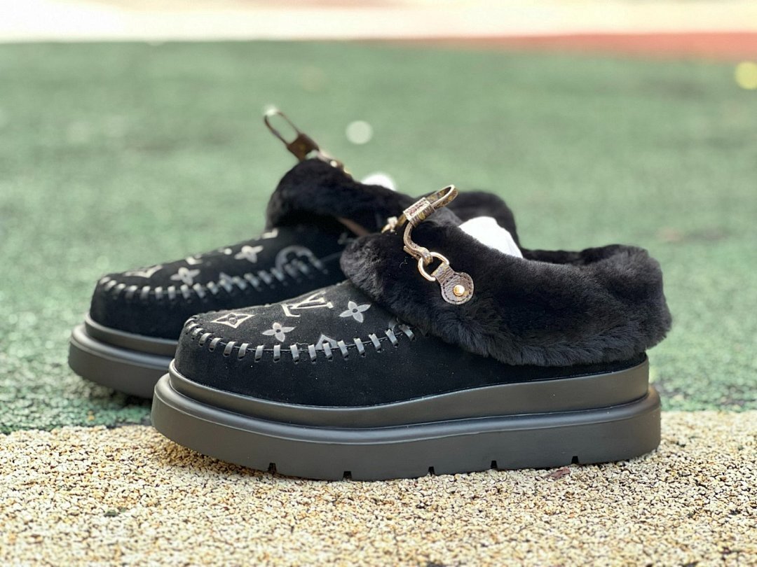 Louis Vuitton Polar Flat Ankle Boot 1A9RZ7 Black Suede Monogram Shearling Fur Lined Platform Boots