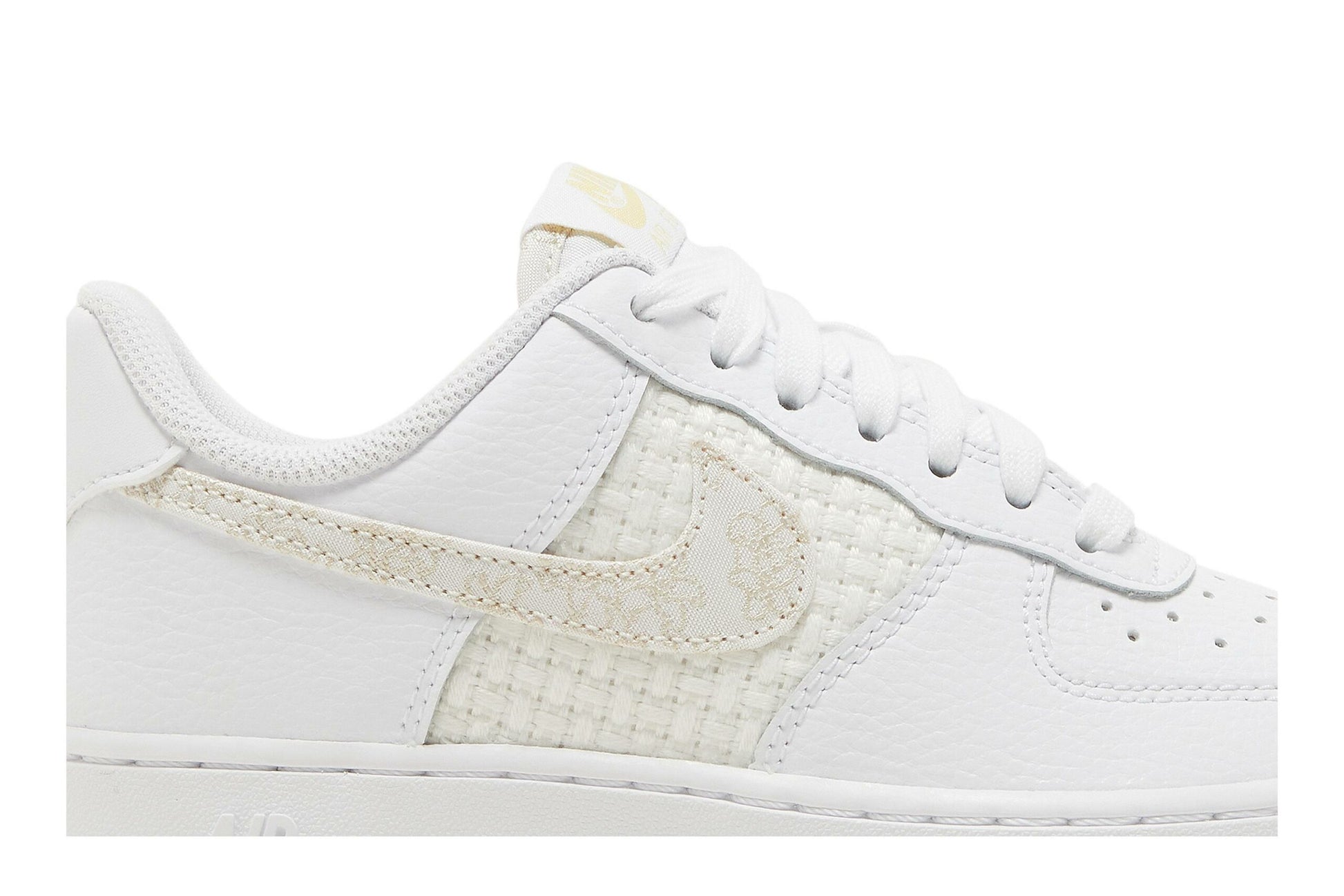 ( Women ) Nike Air Force 1 ’07 SE ‘Flower Swoosh’ DO9458-100