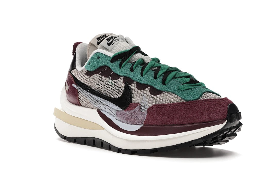 Nike Vaporwaffle Sacai Villain Red Neptune Green