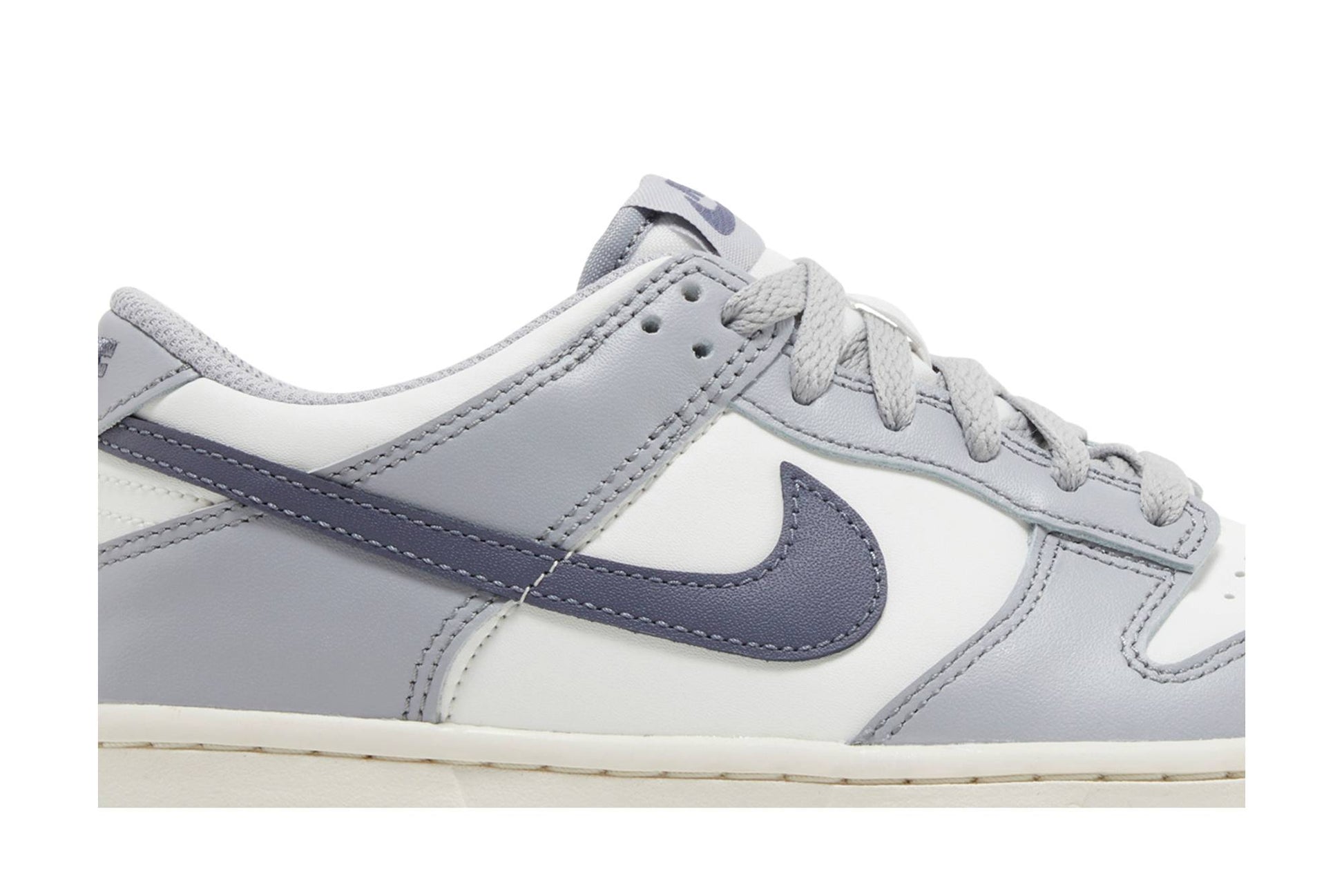 ( Youth ) Nike Dunk Low ‘Platinum Tint Light Carbon’ FB9109-101
