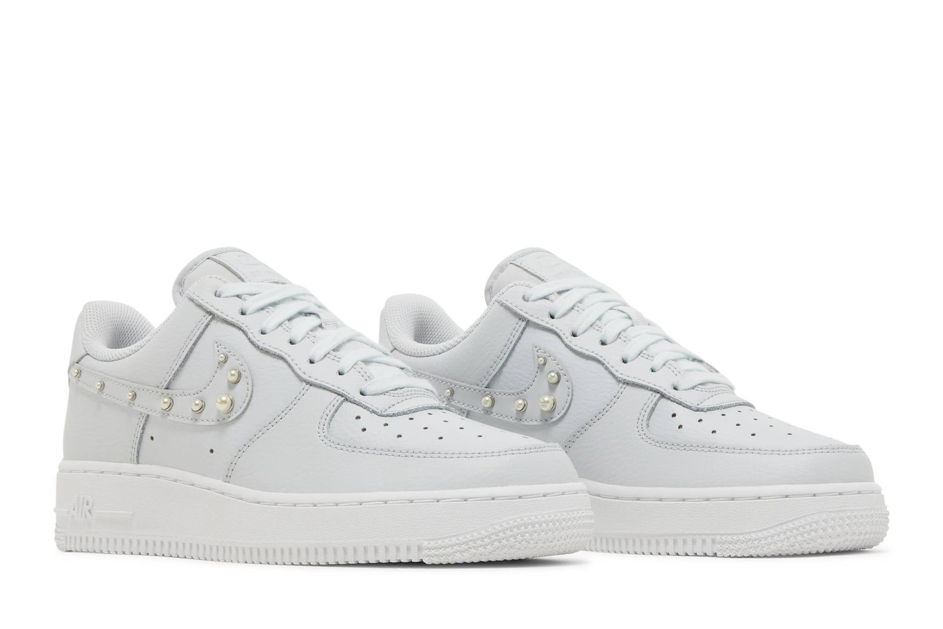 ( Women ) Nike Air Force 1 Low ‘Pearl Swoosh’ DV3810-001