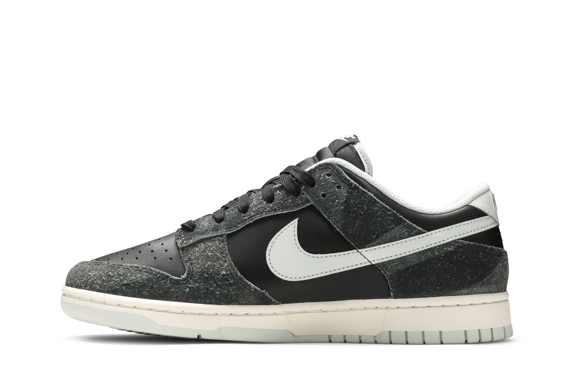 Nike Dunk Low Premium ‘Animal Pack – Zebra’ DH7913-001