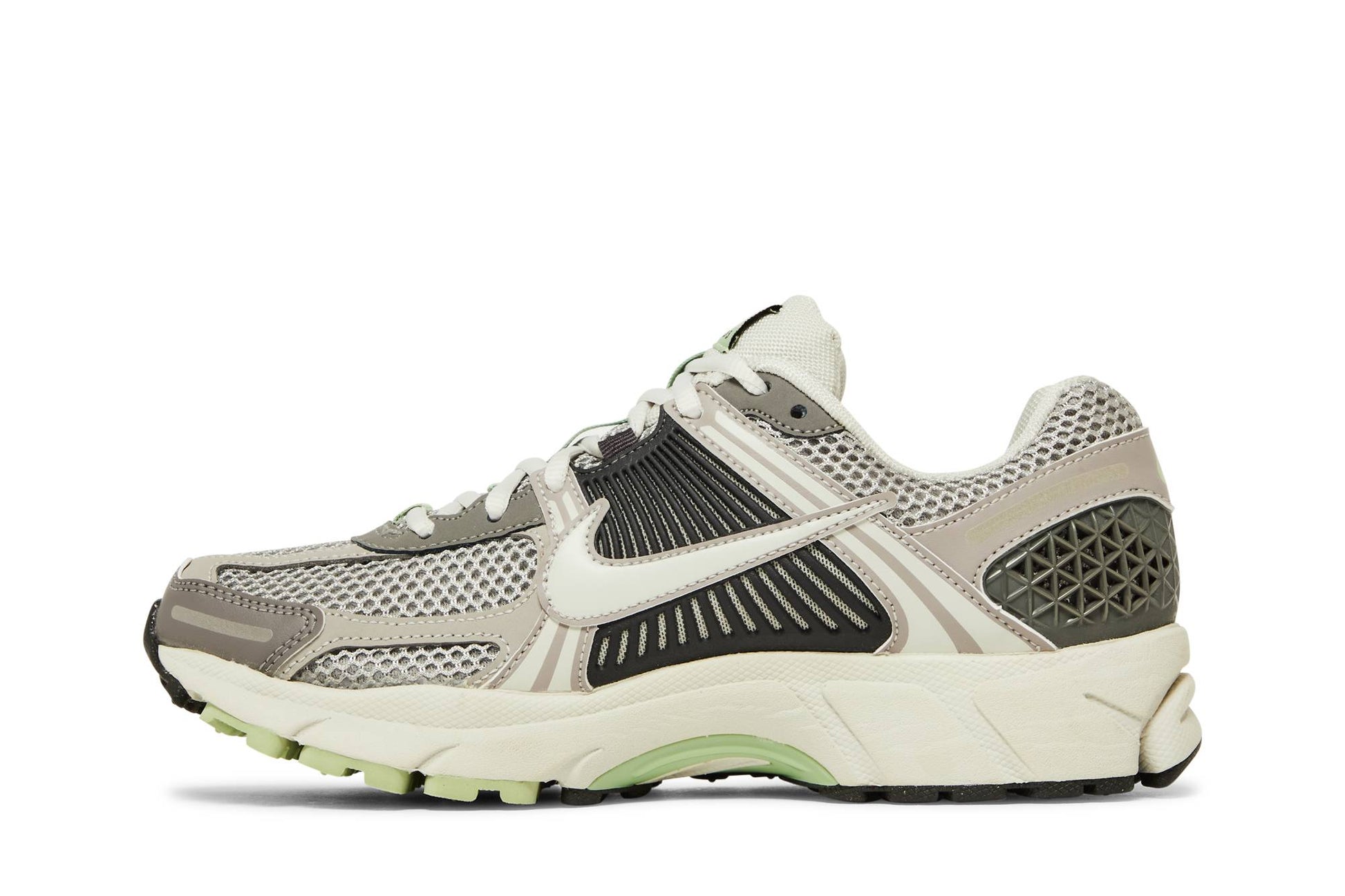 ( Women ) Nike Zoom Vomero 5 ‘Cobblestone And Flat Pewter’ FB8825-001