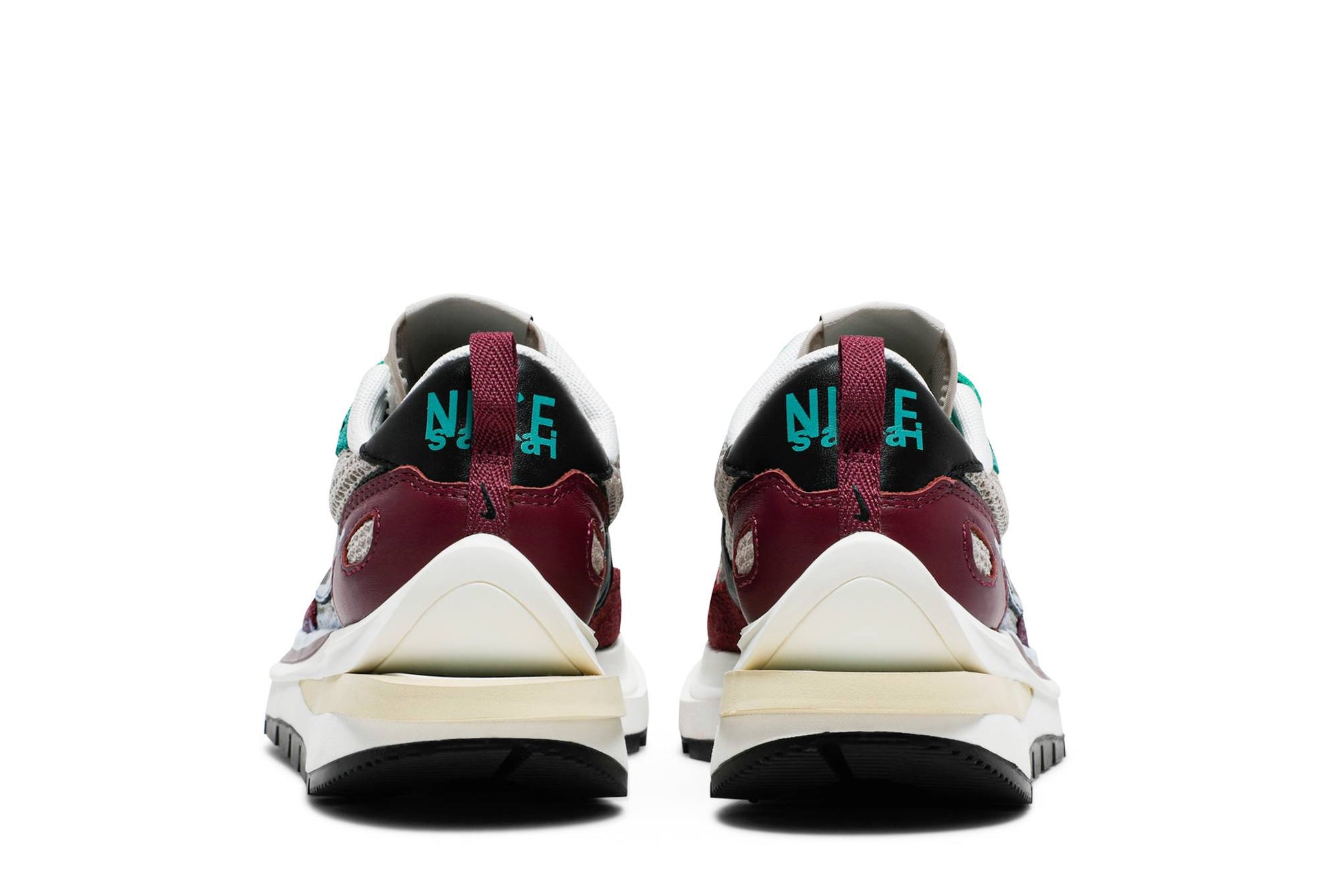 Sacai X Nike VaporWaffle SP ‘Villain Red’ DD3035-200