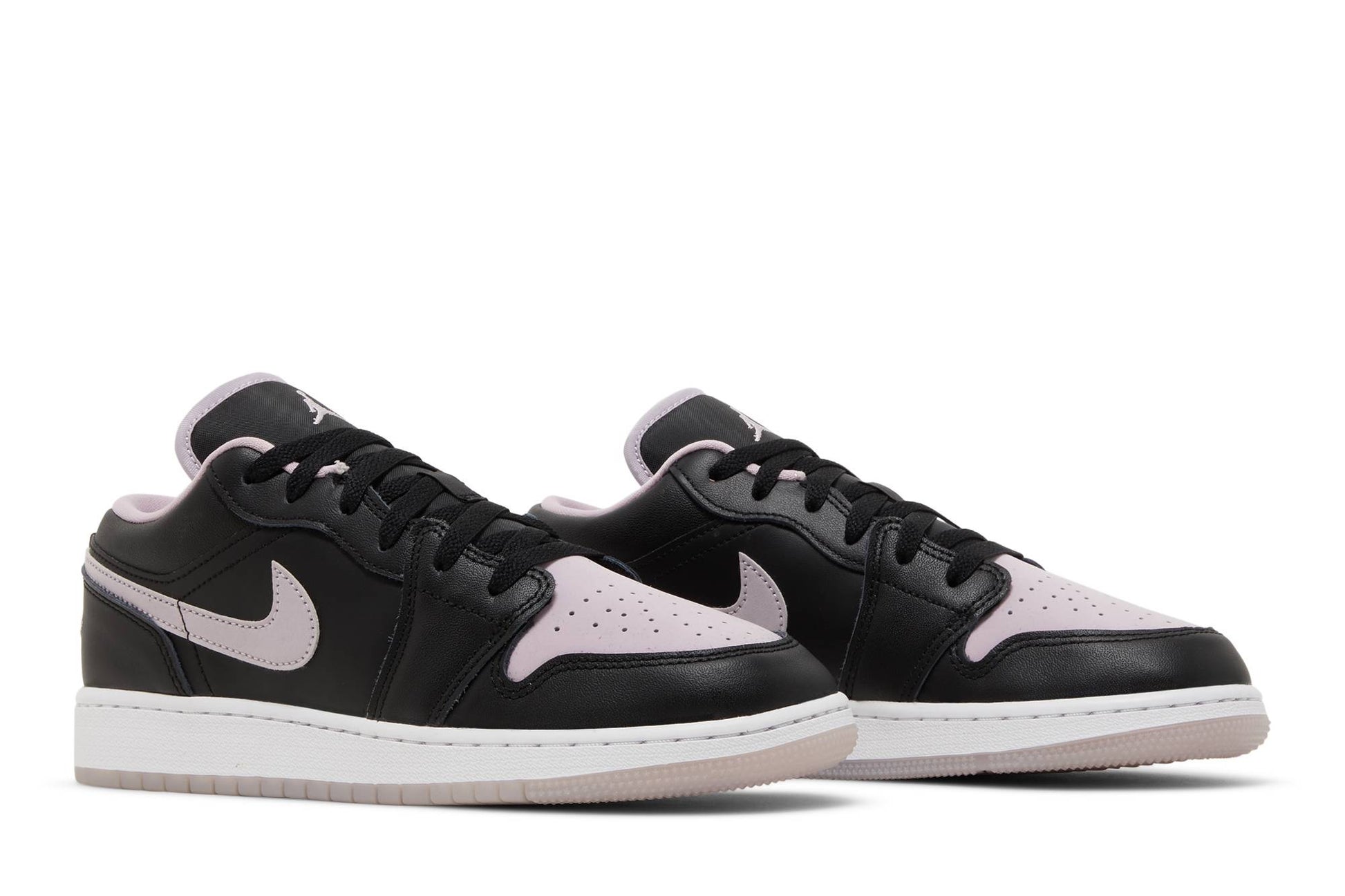 ( Grade School ) Air Jordan 1 Low SE ‘Black Iced Lilac’ DV1333-051