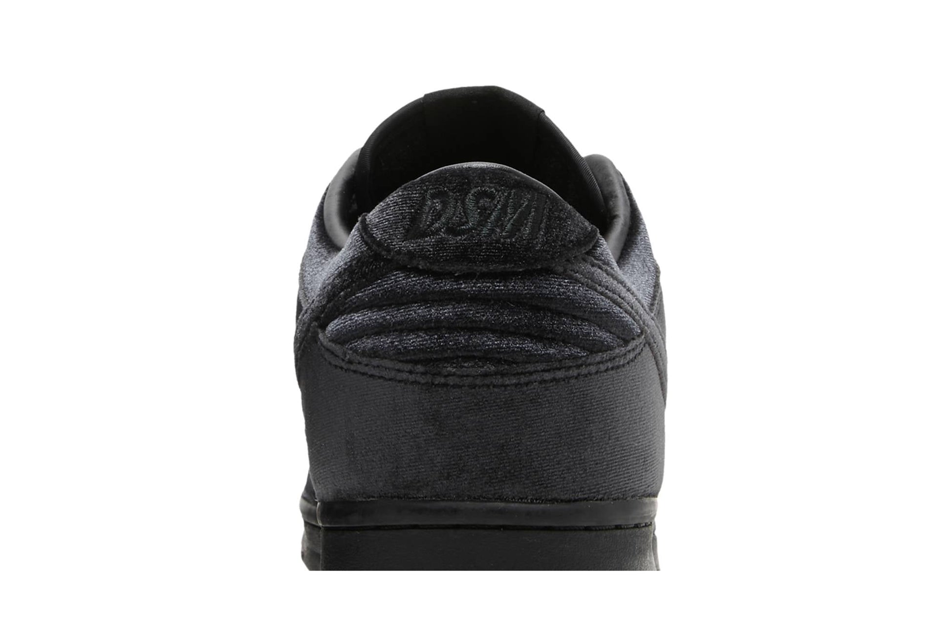 Dover Street Market X Nike Dunk Low ‘Triple Black’ DH2686-002