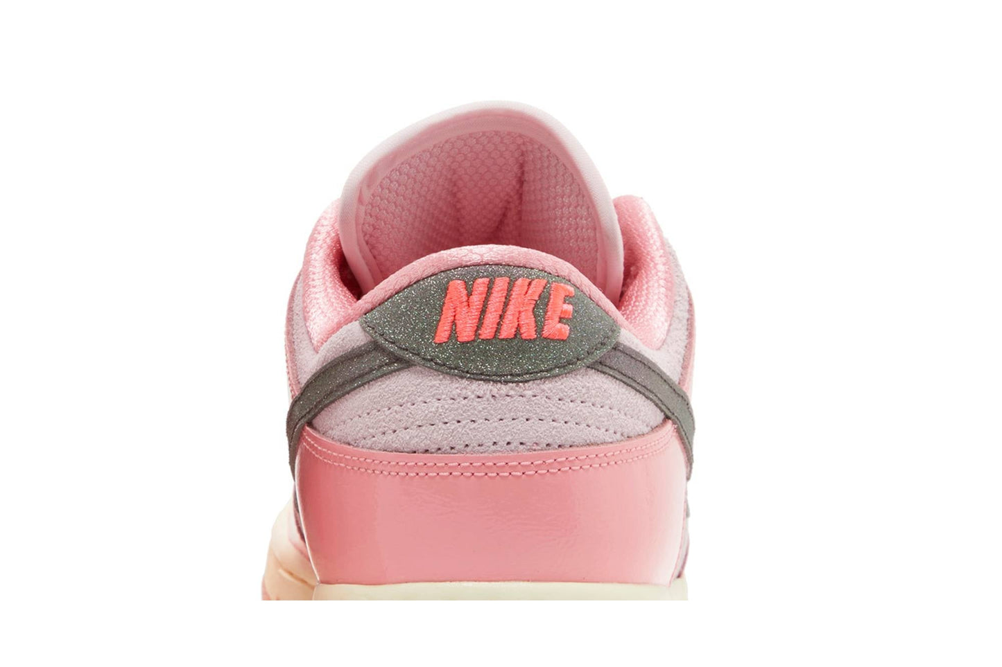 ( Women ) Nike Dunk Low LX ‘Barbie’ FN8927-621
