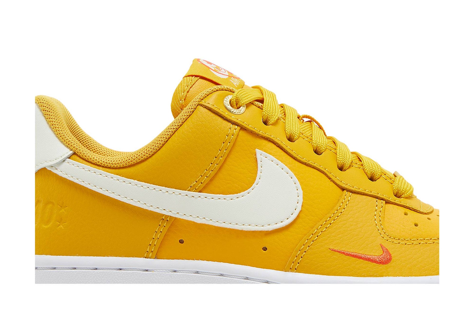( Women ) Nike Air Force 1 ’07 SE ’40th Anniversary – Yellow Ochre’ DQ7582-700