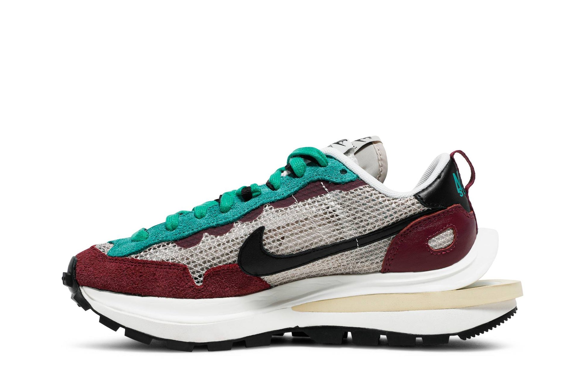 Sacai X Nike VaporWaffle SP ‘Villain Red’ DD3035-200