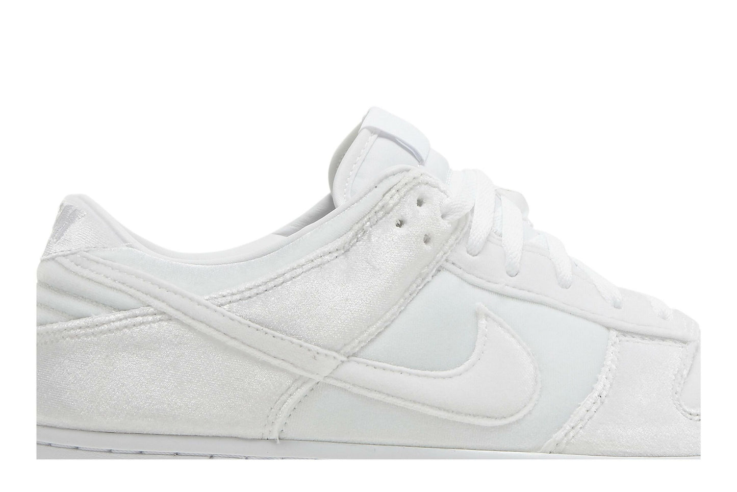 Dover Street Market X Nike Dunk Low ‘Triple White’ DH2686-100