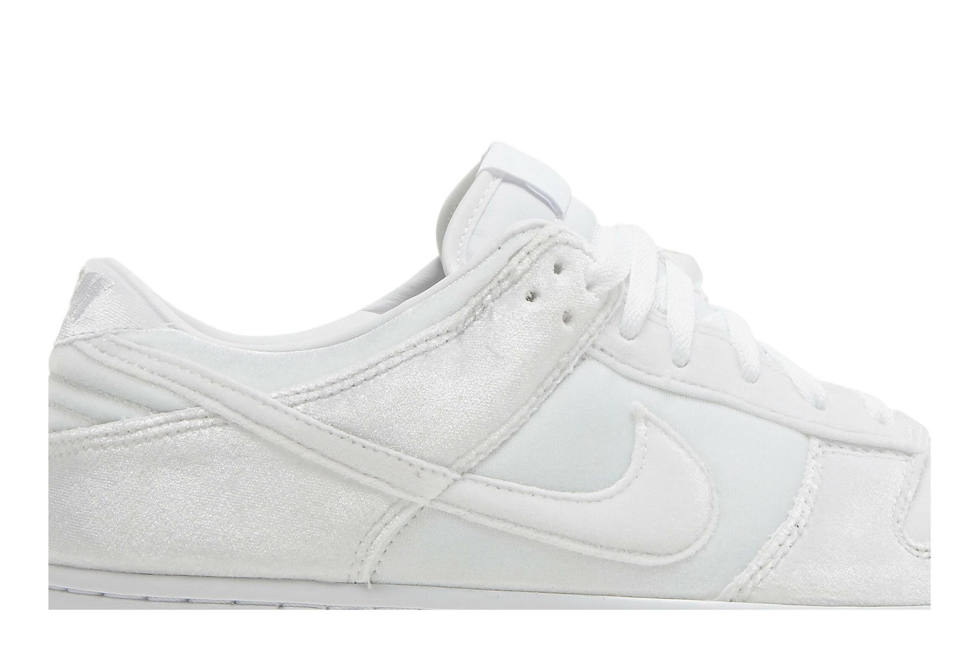Dover Street Market X Nike Dunk Low ‘Triple White’ DH2686-100