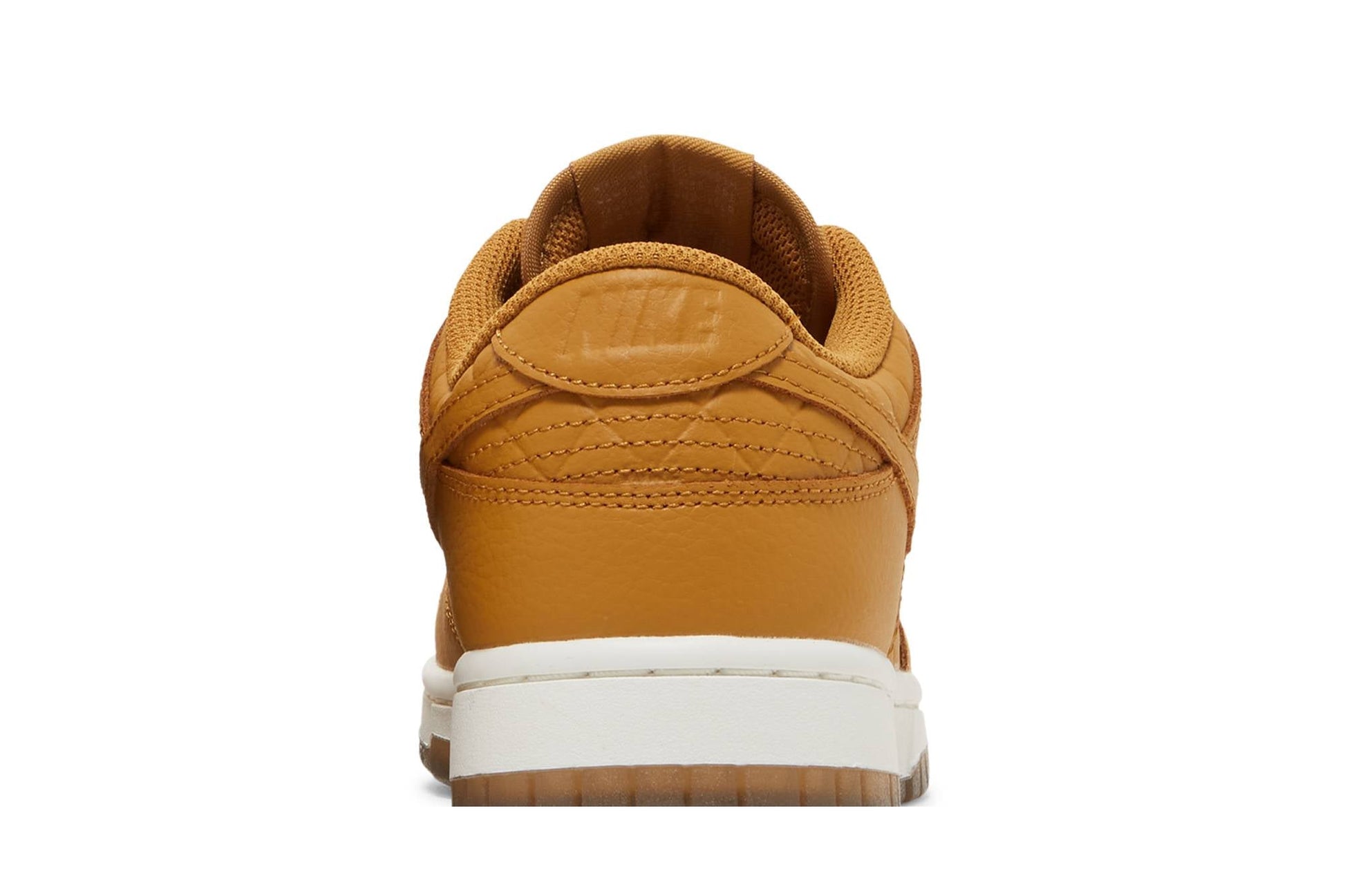 ( Women ) Nike Dunk Low ‘Quilted Wheat' ( Wmns ) DX3374-700