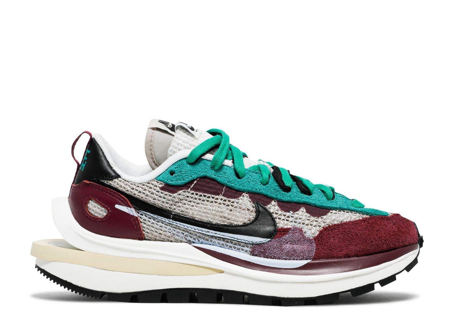 Nike Sacai X VaporWaffle SP ‘Villain Red’ Unfading Sneaker