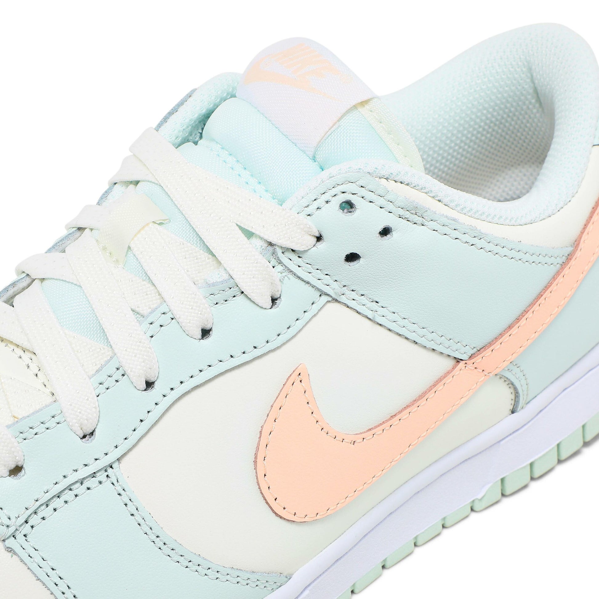 ( Women ) Nike Dunk Low ‘Barely Green’ DD1503-104