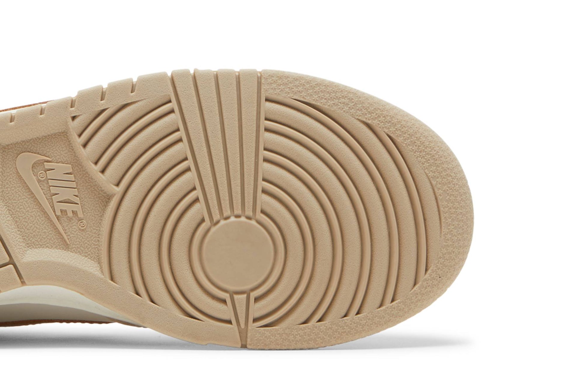 ( Women ) Nike Dunk Low ‘Gold Swoosh’ DX5930-001