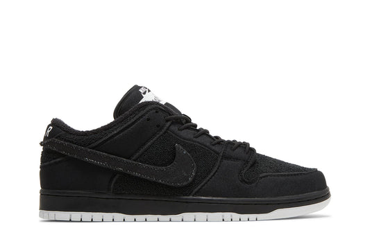 Gnarhunters X Nike SB Dunk Low DH7756-010