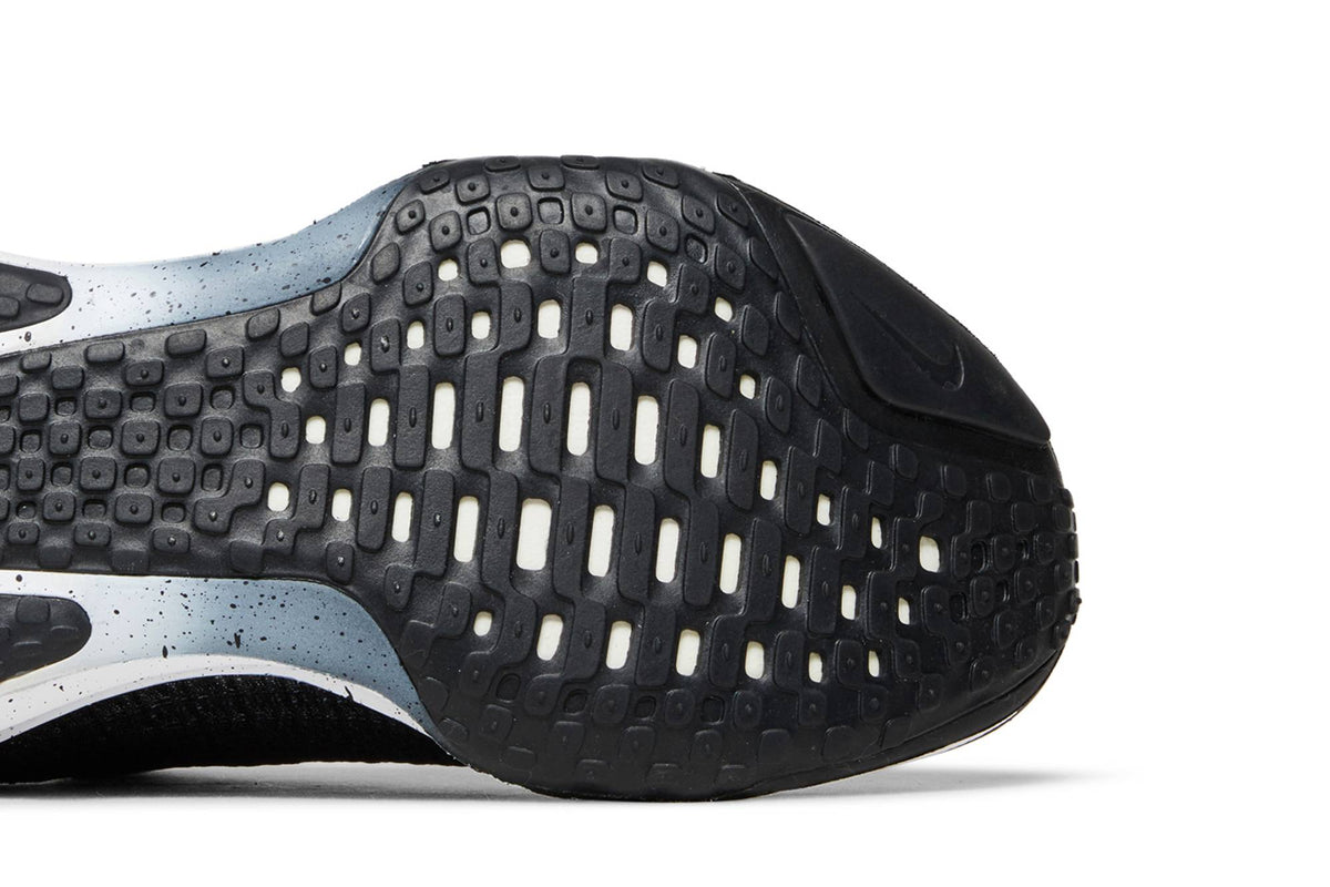 Nike ZoomX Invincible Run Flyknit 3 'Oreo' DR2615-002