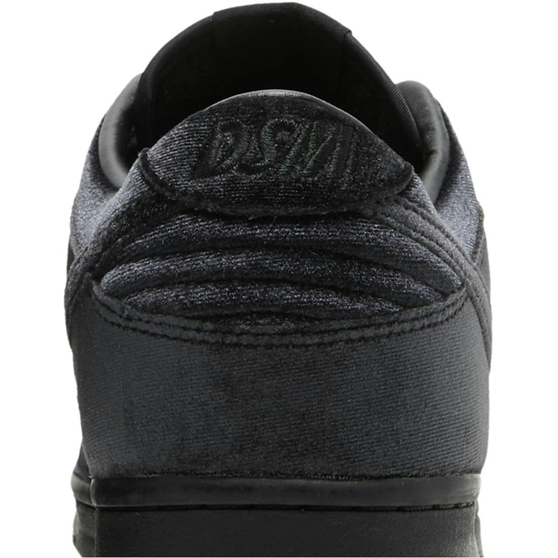 Dover Street Market X Nike Dunk Low ‘Triple Black’ DH2686-002