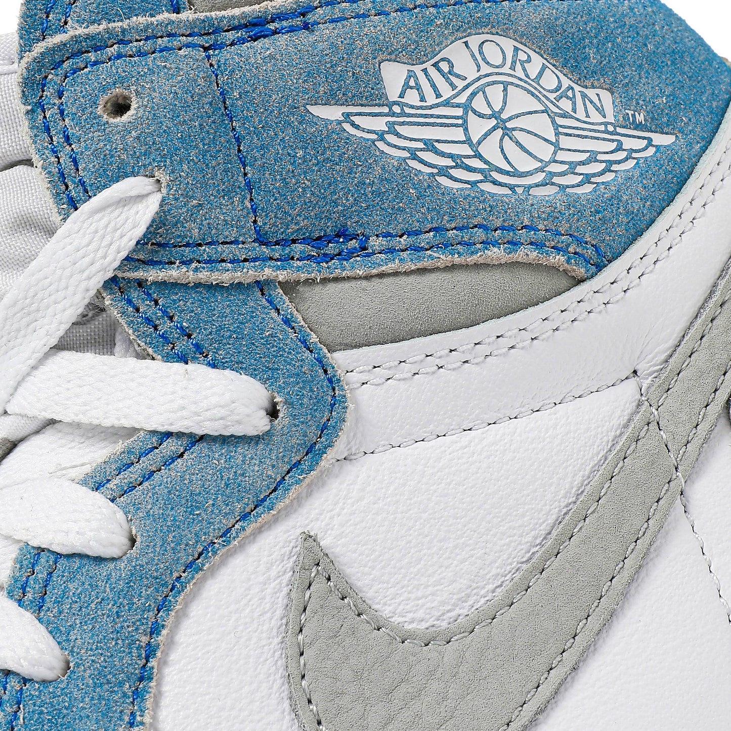 Air Jordan 1 Retro High OG ‘Hyper Royal’ 555088-402
