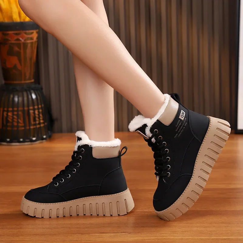 Blotcha Women's Fleece-Lined Snow Boots Lace-Up Platform Winter Ankle Shoes