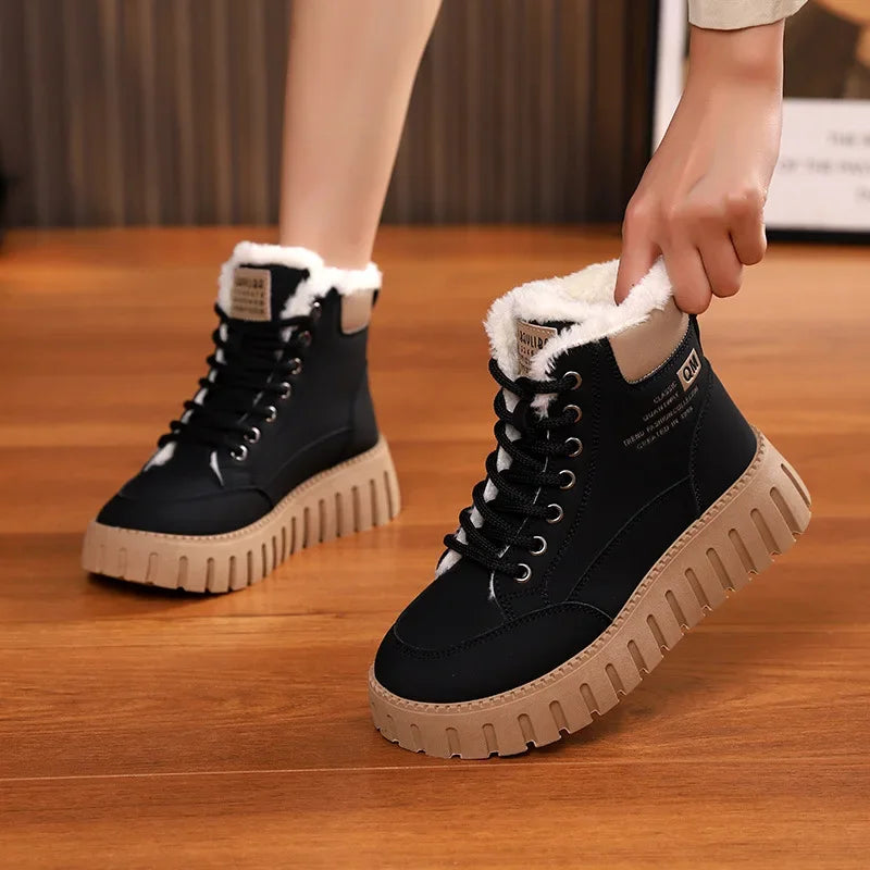 Blotcha Women's Fleece-Lined Snow Boots Lace-Up Platform Winter Ankle Shoes