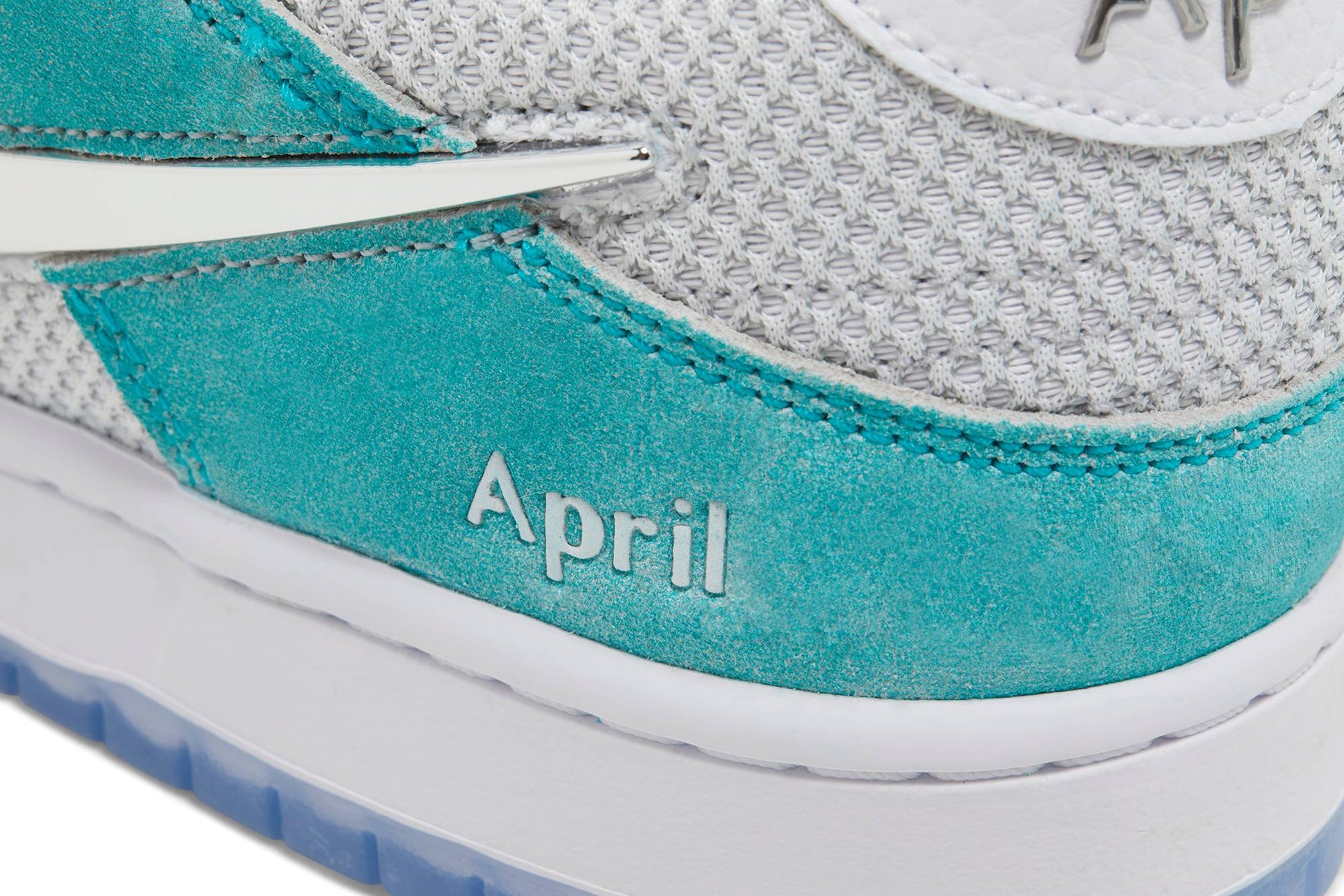 April Skateboards X Nike Dunk Low SB ‘Turbo Green’ FD2562-400
