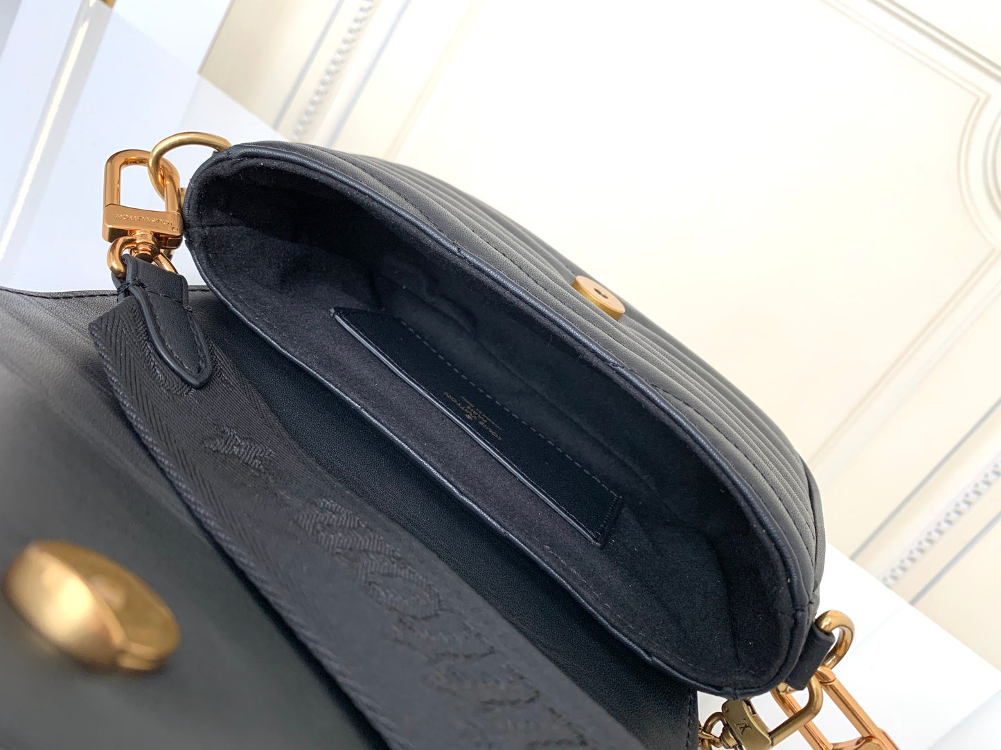 Louis Vuitton Black Quilted Chevron Crossbody Bag with Detachable Coin Pouch