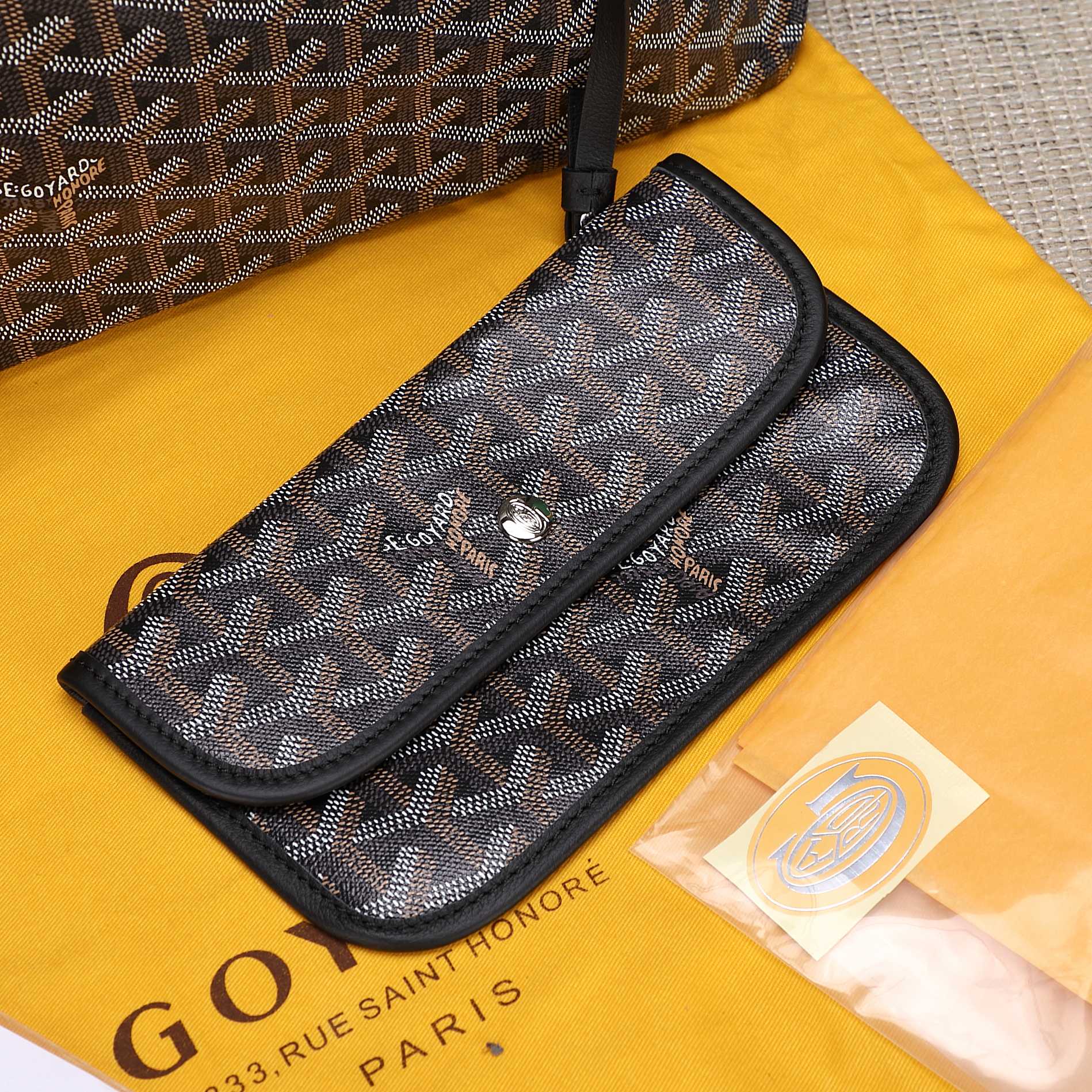 Gogy Luxury Style Chevron Pattern Tote Bag with Cartoon Patch and Pouch